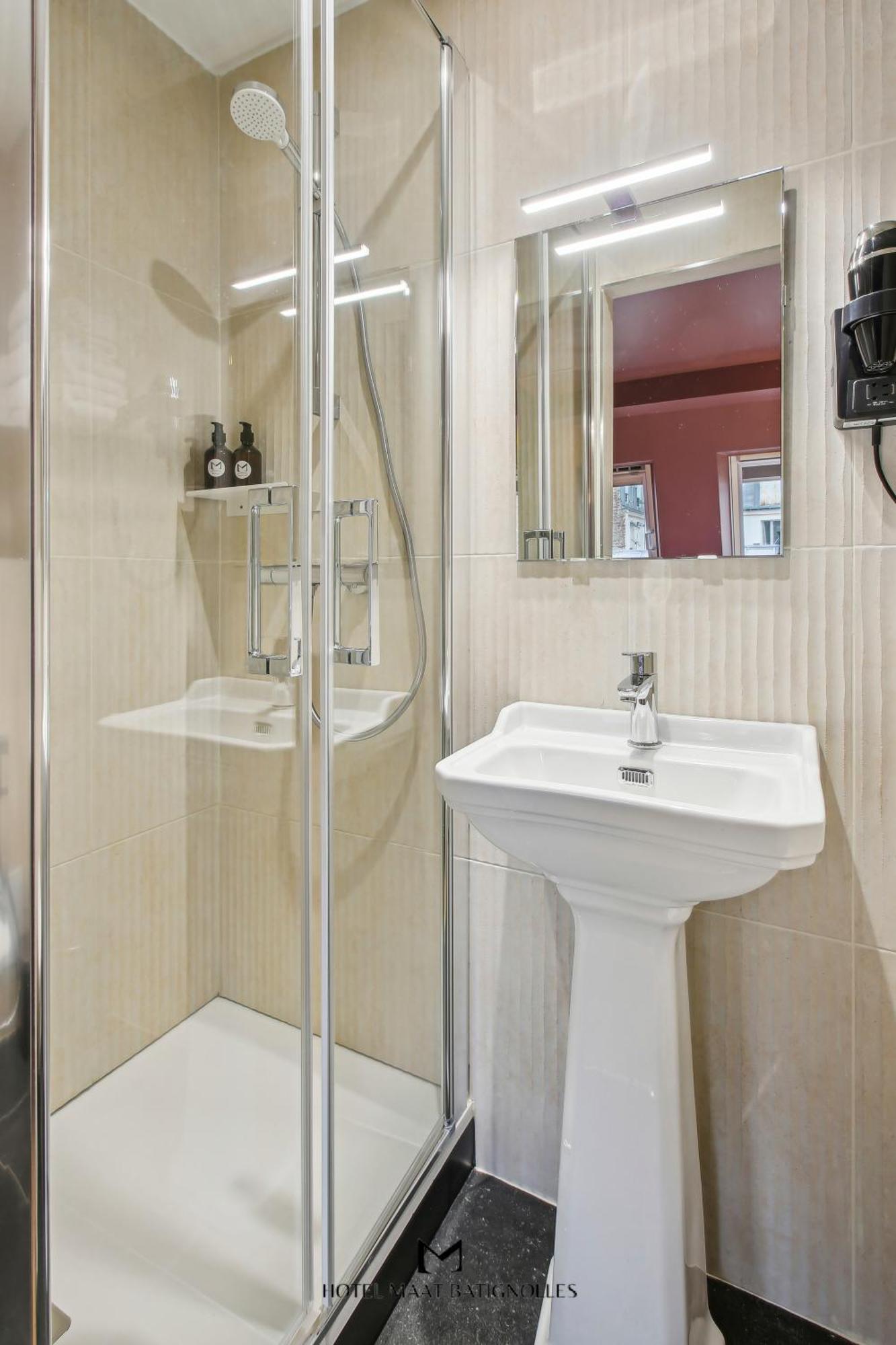 פריז Hotel Maat Batignolles מראה חיצוני תמונה