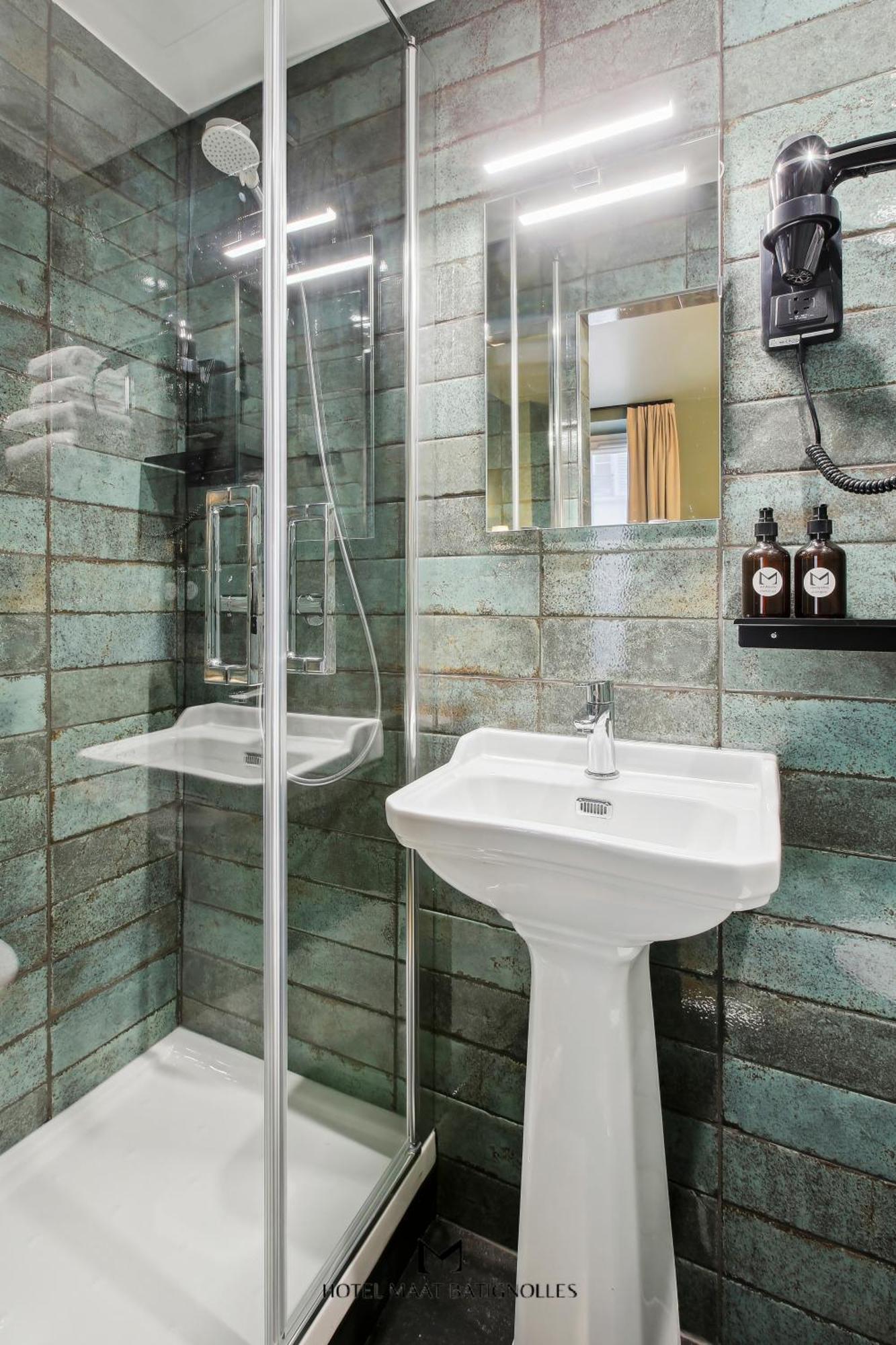 פריז Hotel Maat Batignolles מראה חיצוני תמונה